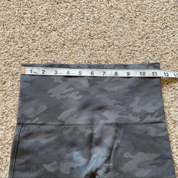 Spanx Womens Look At Me Now Seamless Leggings Sage Camo Print Cropped Shapewear - Picture 4 of 8